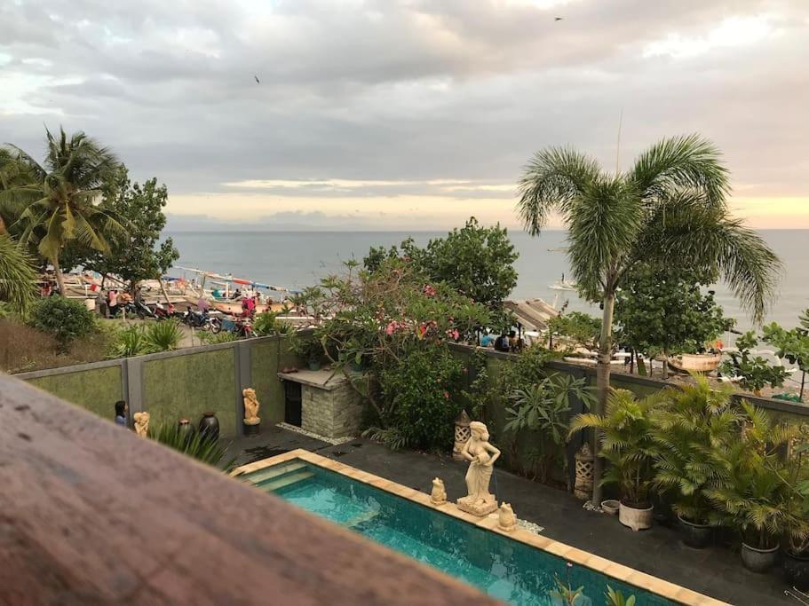 Villa Kenanga In Meninting By The Beach 马塔兰 外观 照片
