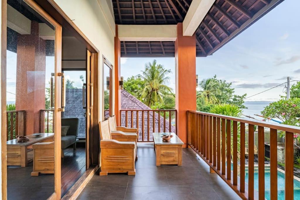 Villa Kenanga In Meninting By The Beach 马塔兰 外观 照片